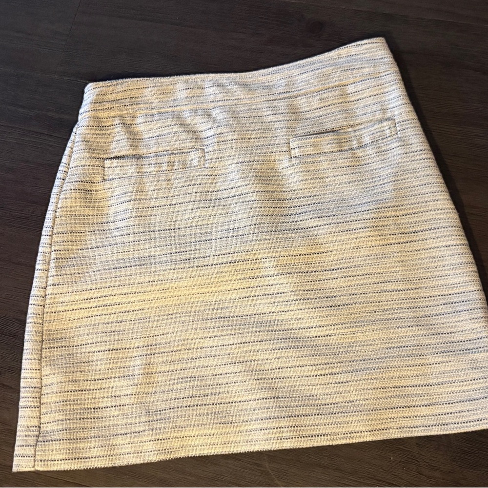 Skirt - Loft sz 2- worn once